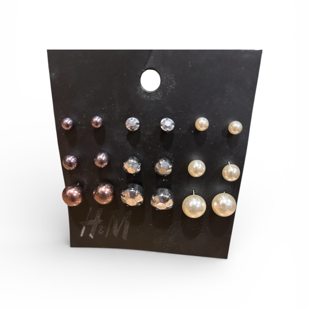 HM Pearl Pink And Silver Stud Earring Collection 15$